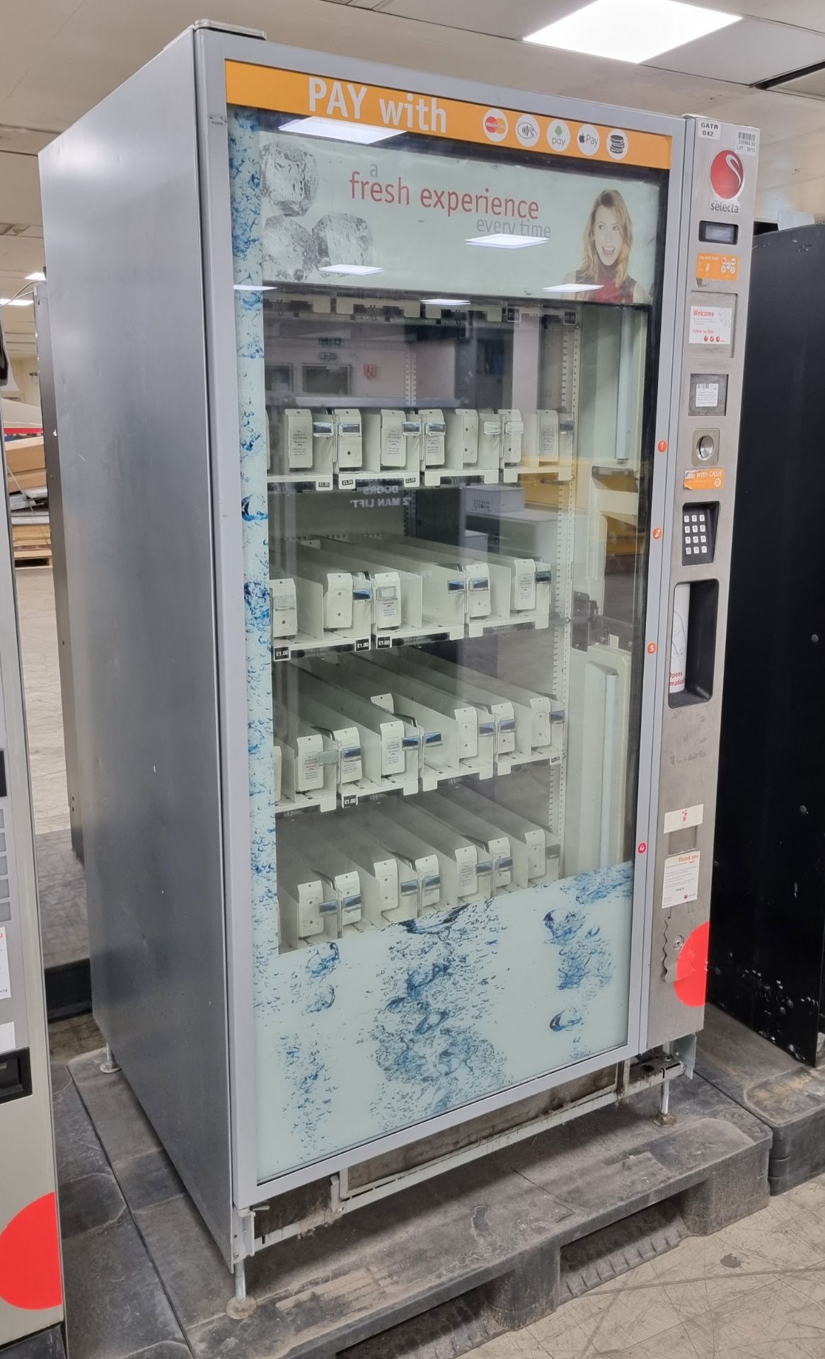 Selecta ST Tropez 99 beverage vending machine - Bild 2 aus 10