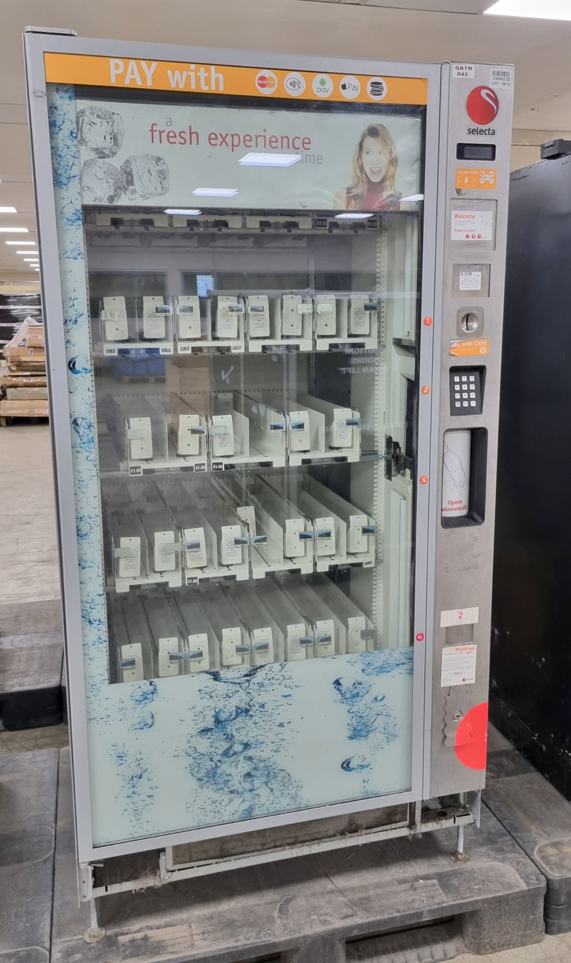 Selecta ST Tropez 99 beverage vending machine