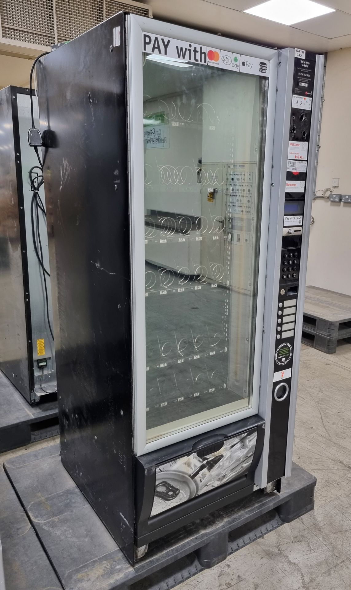 Selecta Snakky Max drinks and snacks vending machine - Bild 2 aus 9