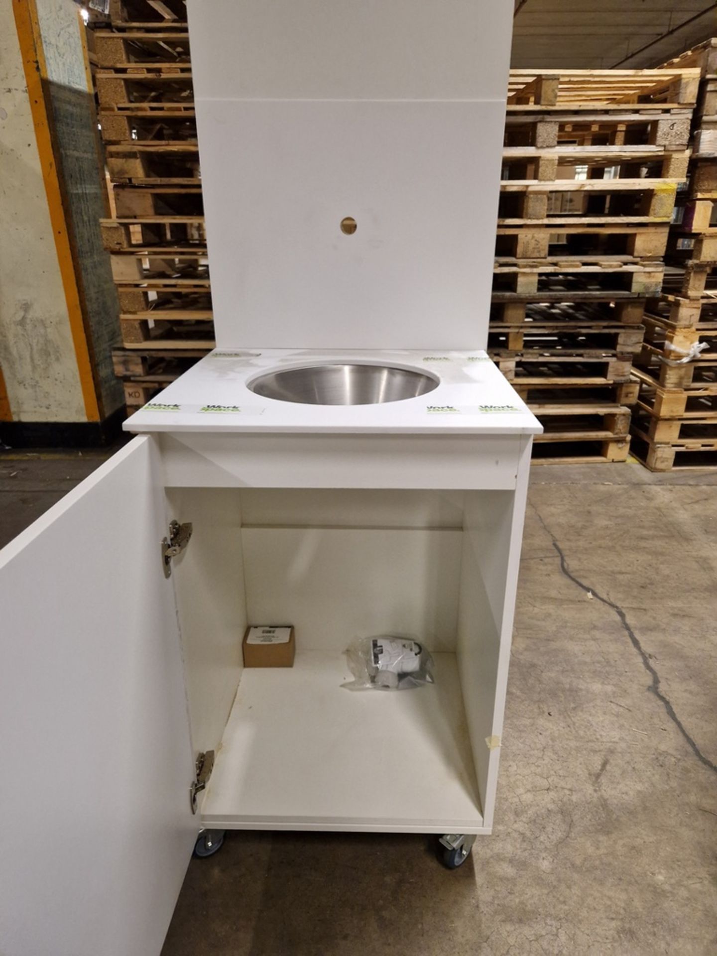 48x portable hand wash station with under counter storage - taps not included - 60x68x175cm (LxDxH) - Image 4 of 4