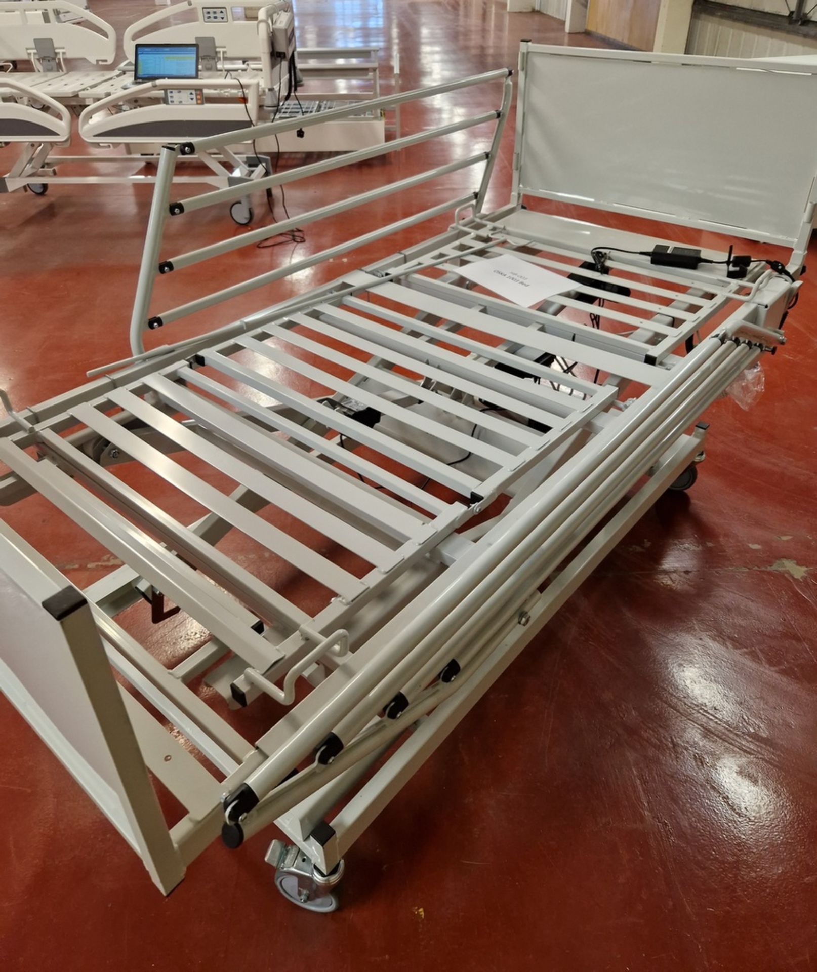 24x OSKA 1003 portable fully adjustable care beds - Bild 4 aus 4
