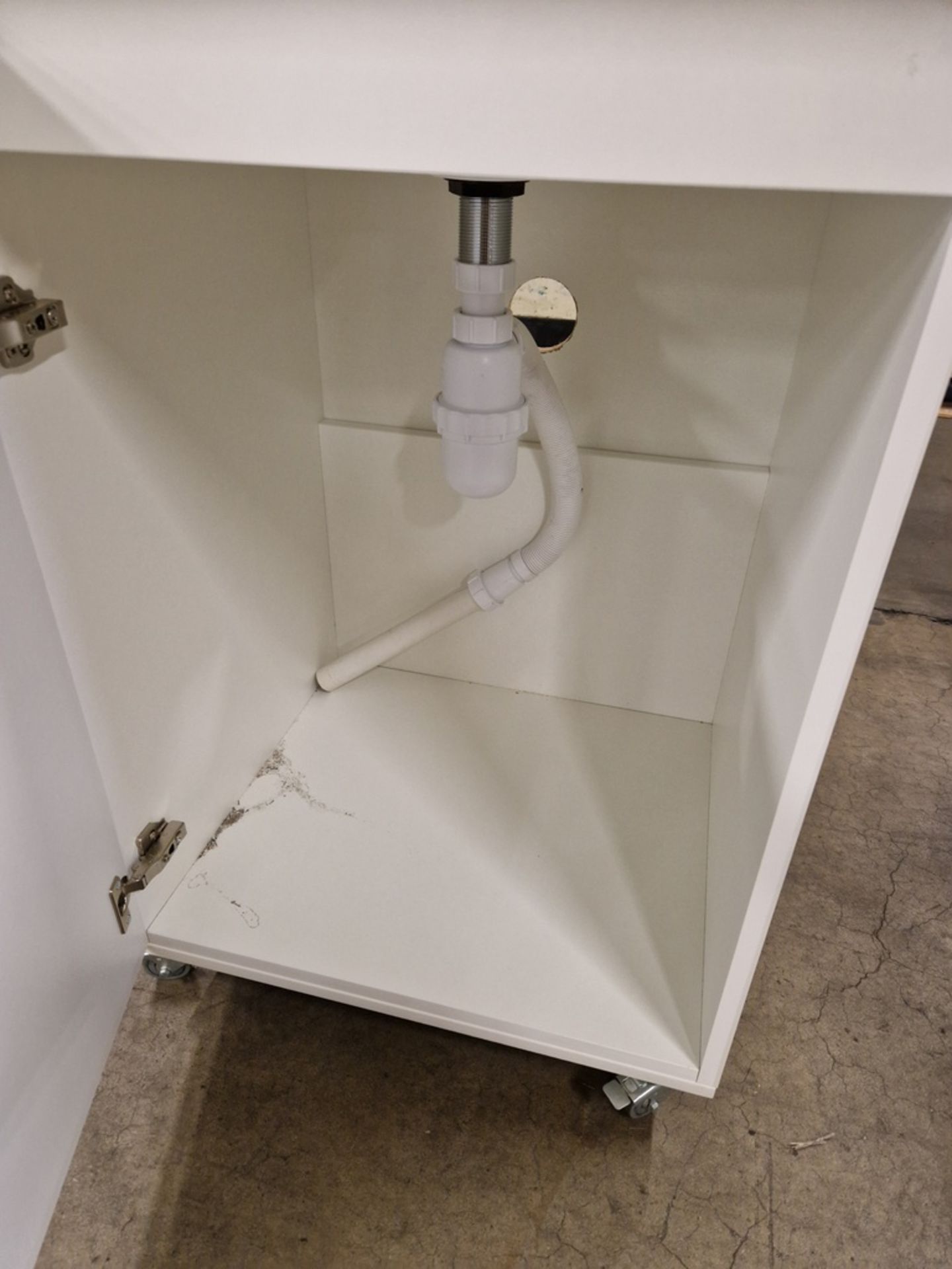 48x portable hand wash station with under counter storage - with Armitage Shanks mixer tap - Image 5 of 6