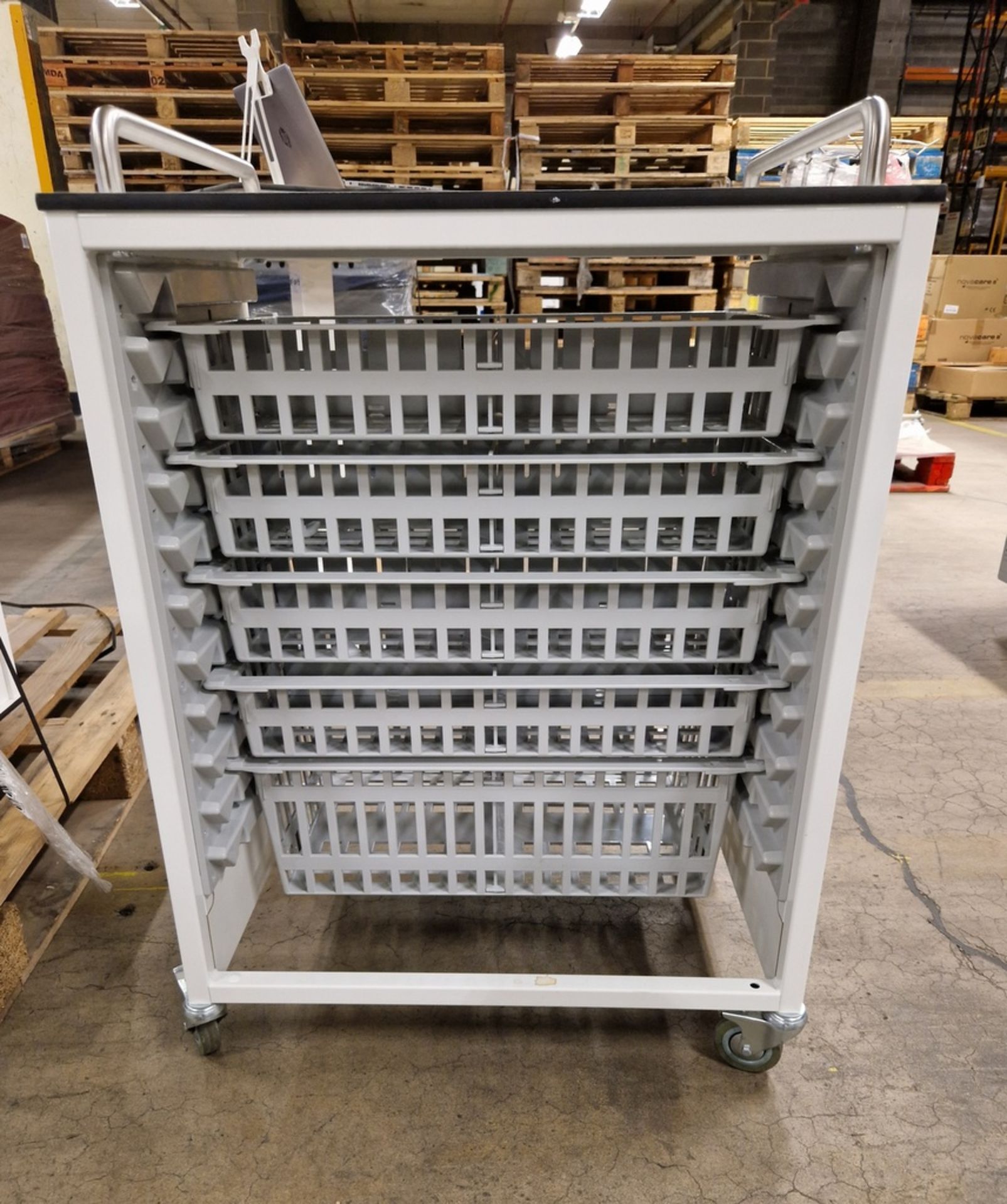 16x dispensing 4 drawer trolley crates 67x48x89cm (LxWxH) - Image 4 of 4