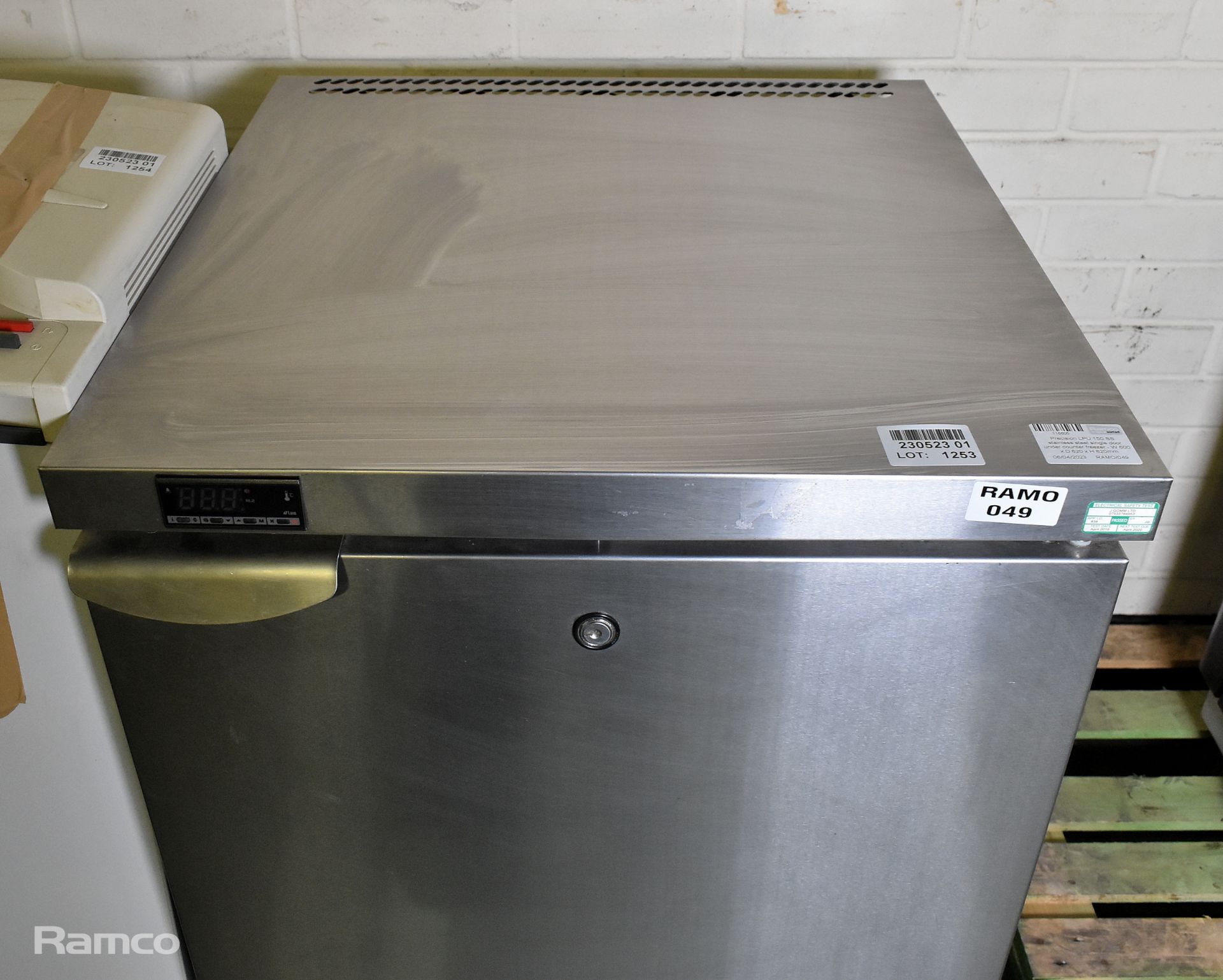 Precision LPU 150 SS stainless steel single door under counter freezer - W 600 x D 620 x H 820mm - Image 2 of 6