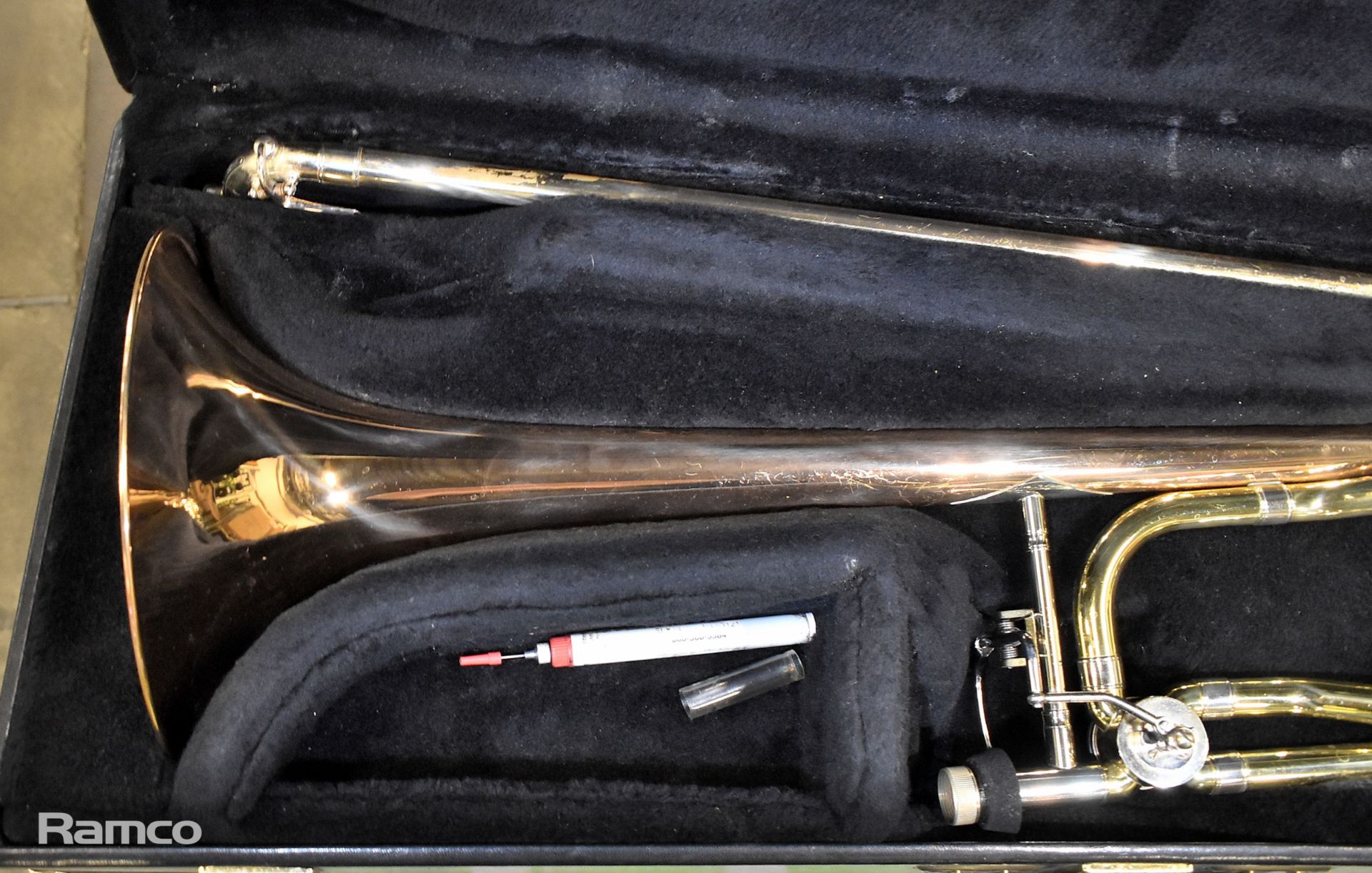 C.G Conn 88H Tenor trombone - Serial No 204756 - with case - Image 3 of 18
