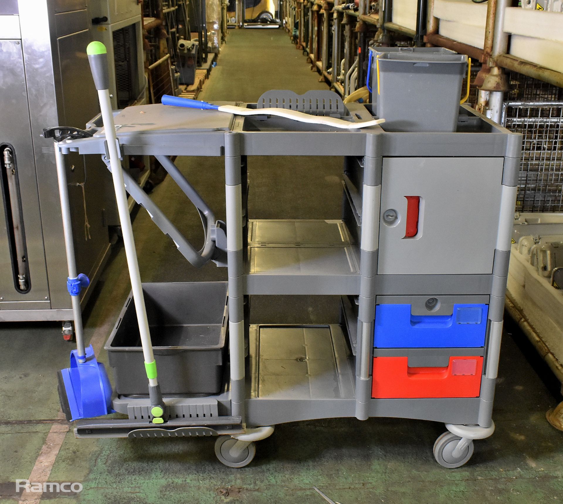 Brix janitorial trolley with cleaning accessories - L 1200 x W 600 x H 1050mm - Image 2 of 5