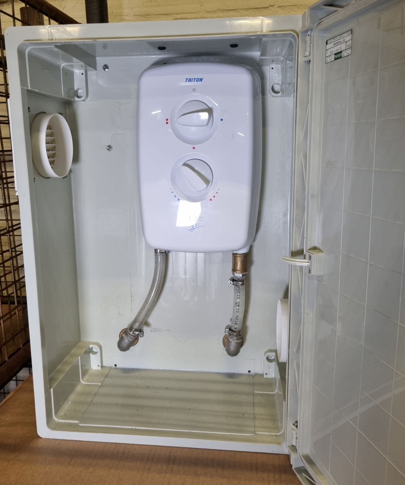 Triton T70 gsi shower unit in protective casing - 230V - 8.5Kw - L 43 x W 35 x H 60cm - Image 5 of 5