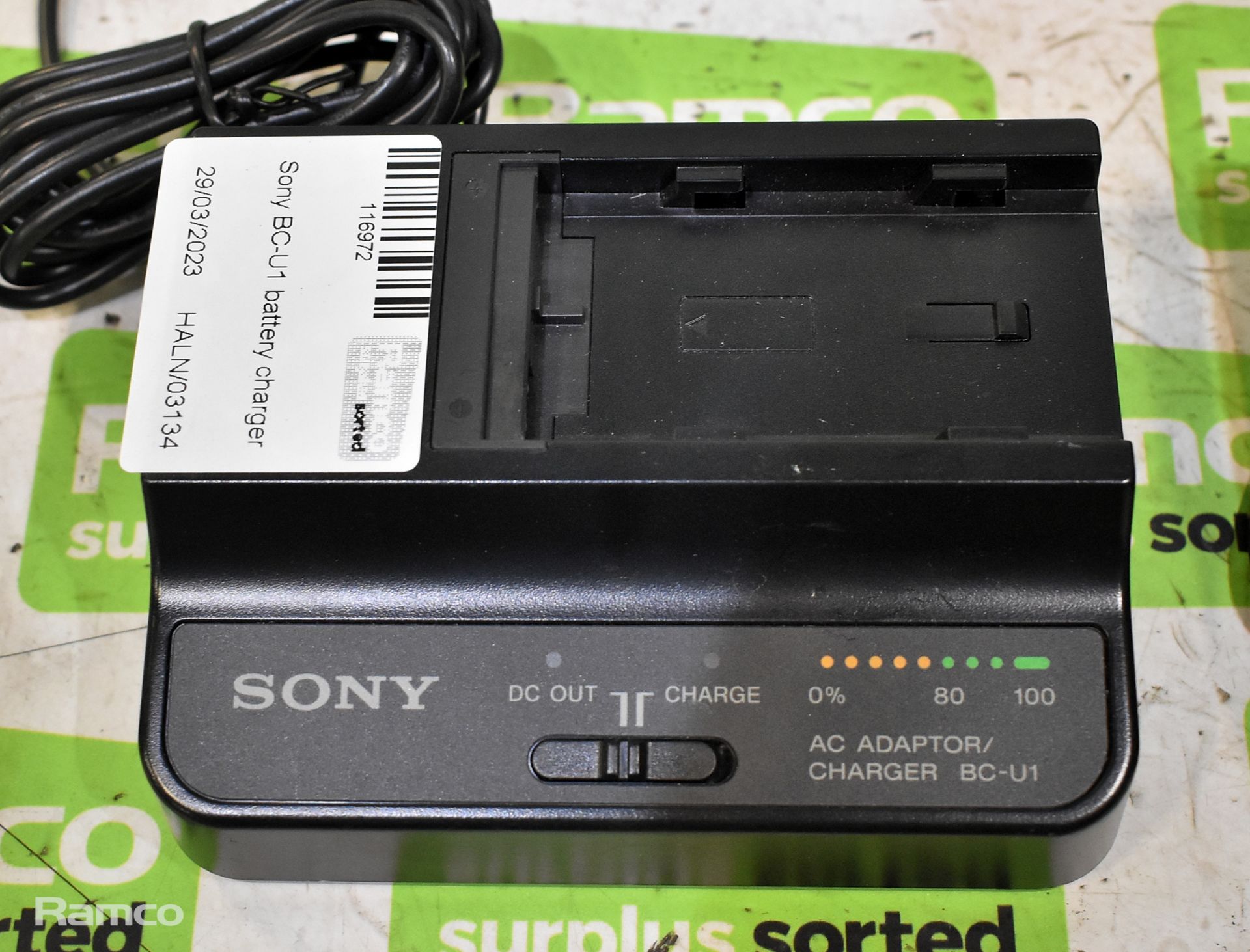 4x Sony BC-U1 battery chargers - Bild 2 aus 3