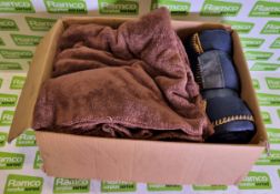 Box of blankets, mixed sizes and colours, 5 pcs