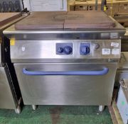 Electrolux solid top gas oven