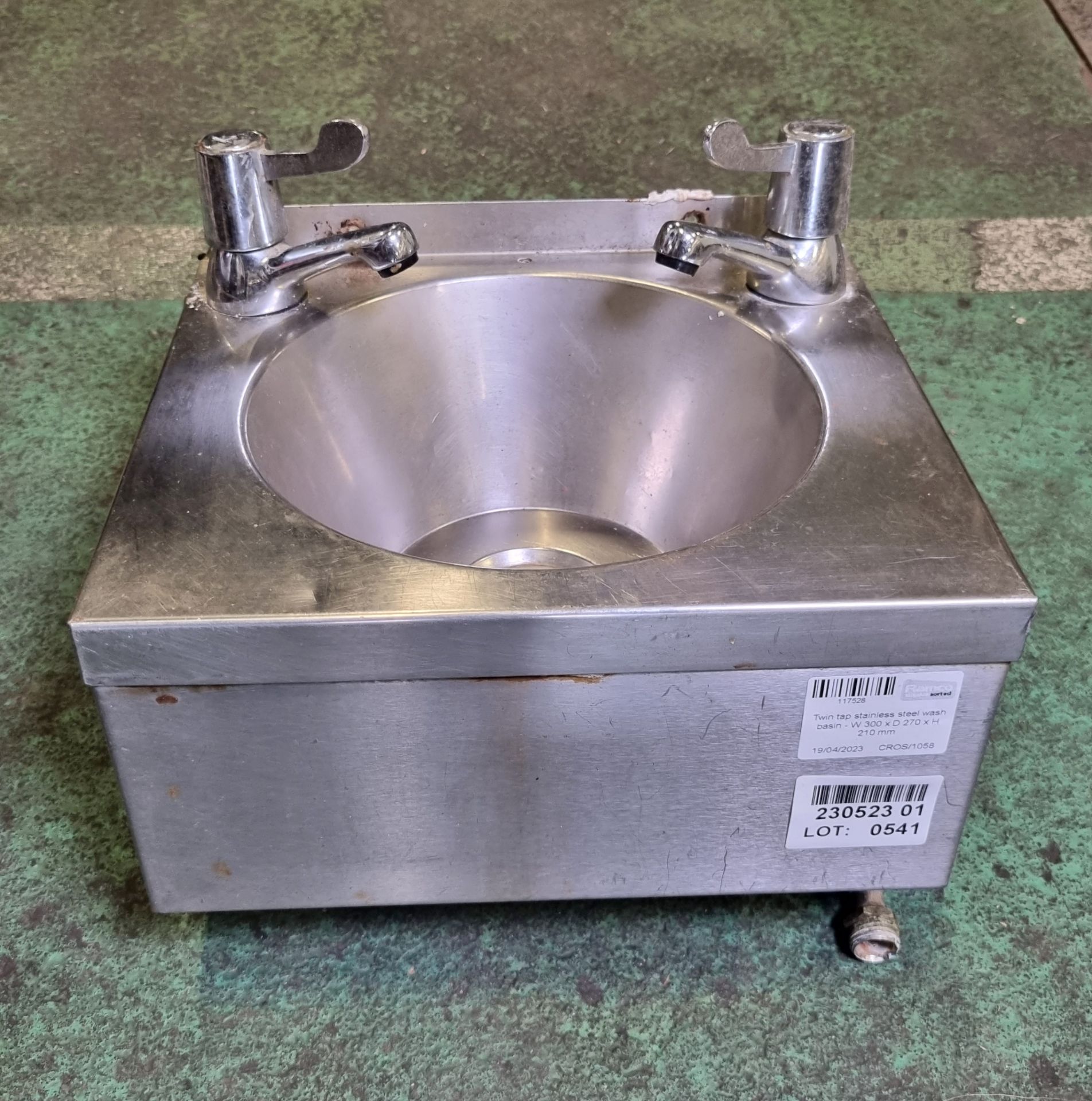 Twin tap stainless steel wash basin - W 300 x D 270 x H 210 mm