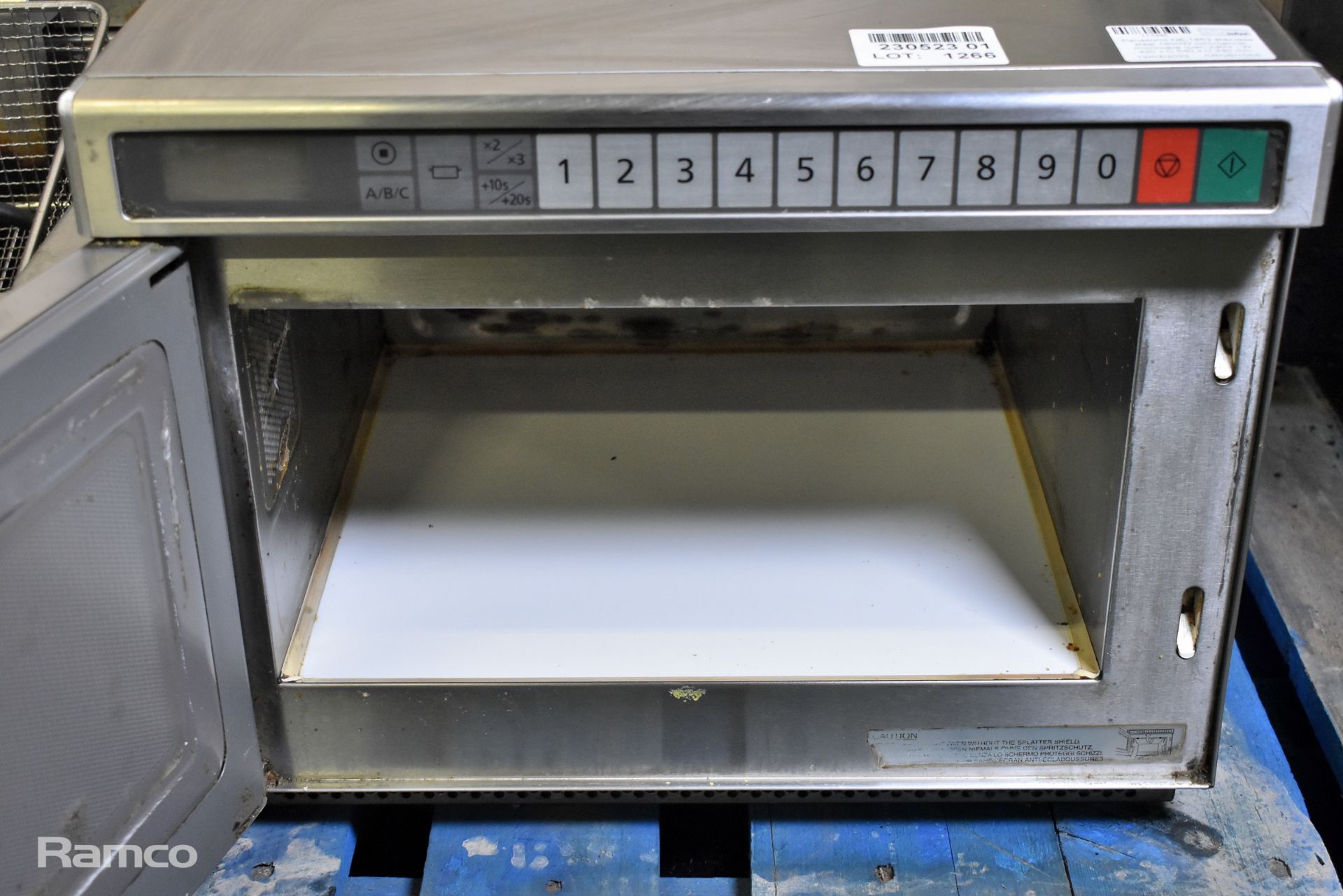 Panasonic NE-1853 stainless steel 1800W commercial microwave oven 240V - W 420 x D 540 x H 340 mm - Bild 2 aus 2