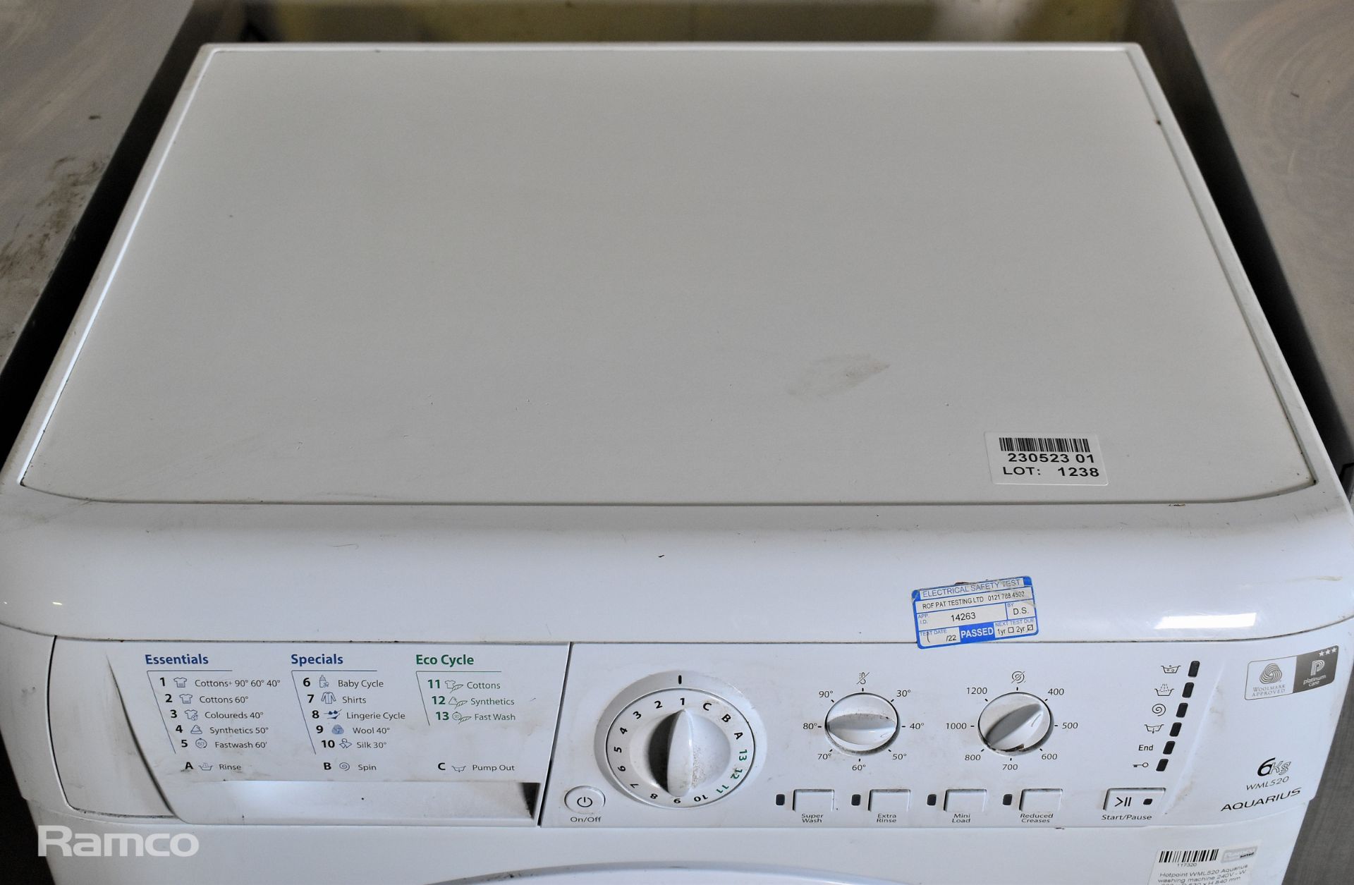 Hotpoint WML520 Aquarius washing machine 240V - W 600 x D 530 x H 840 mm - Image 2 of 5