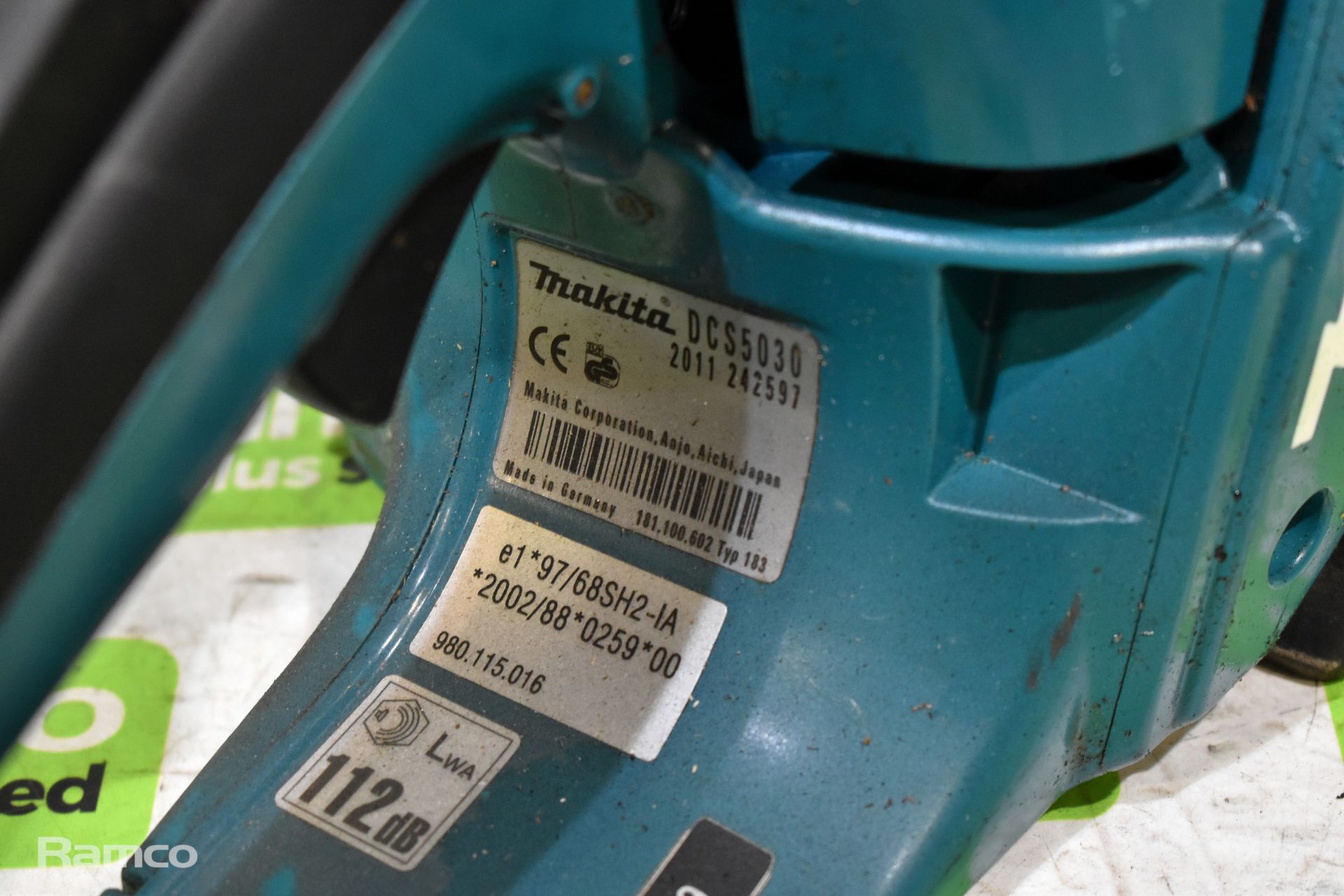 Makita DCS5030 50cc petrol chainsaw - BODY ONLY - Image 4 of 5