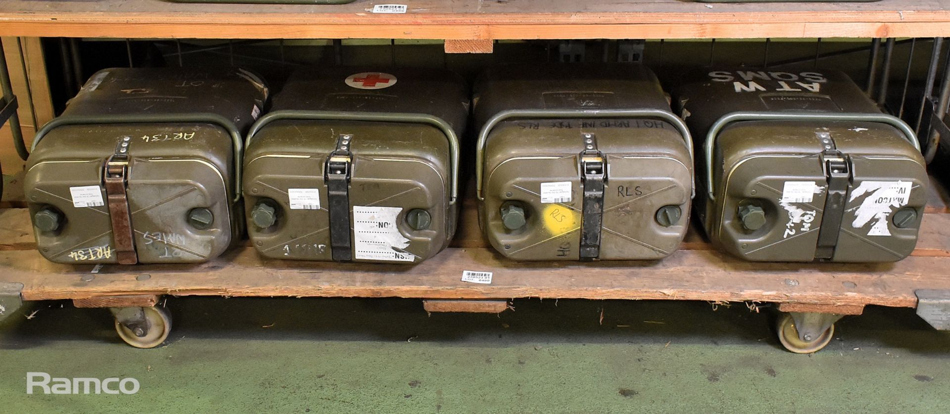 4x Norwegian 18 litre insulated food containers