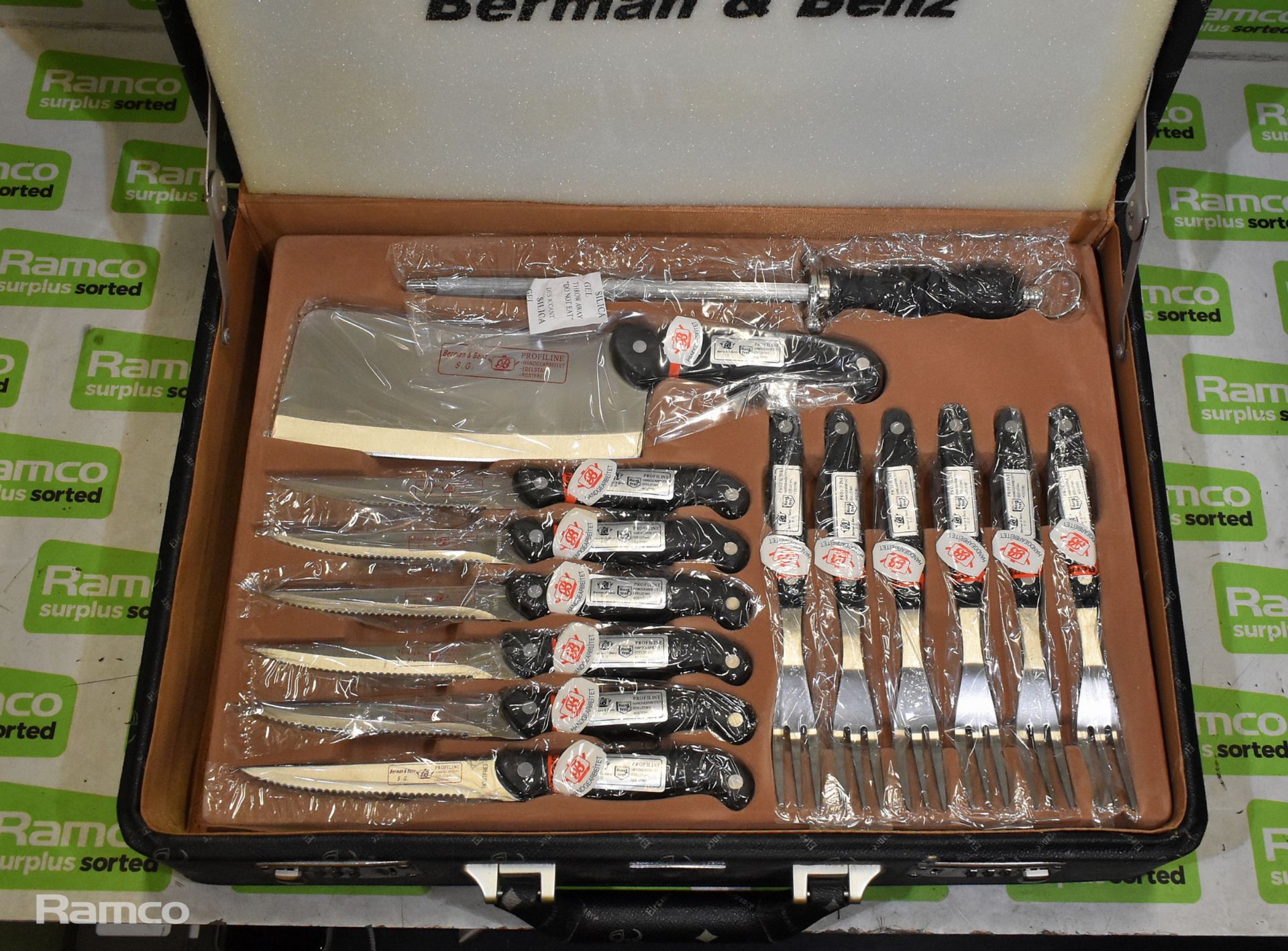 Berman & Benz kitchen knife set, utensil set in brief case - Image 5 of 10