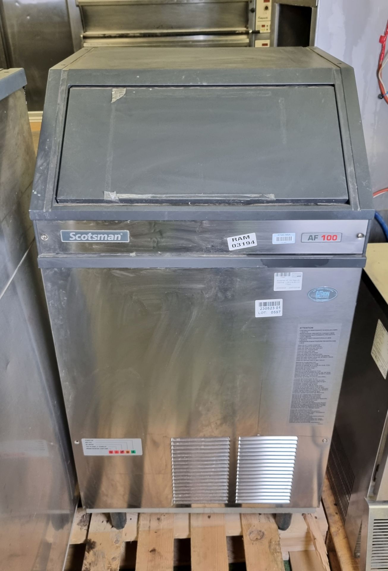 Scotsman AF 100 flaker ice machine - L 63 x W 60 x H 113cm