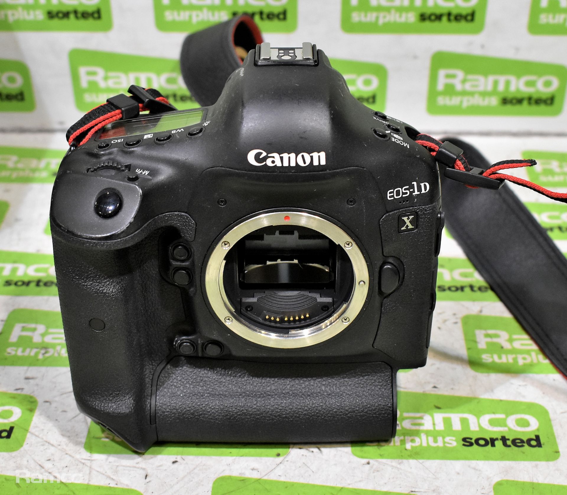 Canon EOS-1DX DSLR camera with box - Image 2 of 14