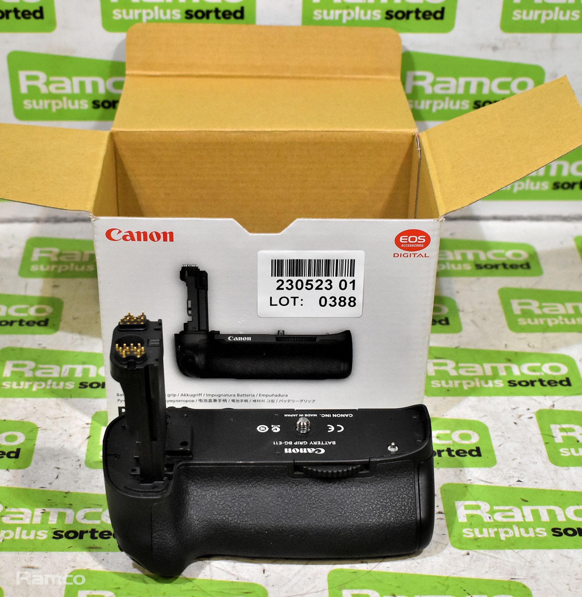 Canon BG-E20 battery grip with case