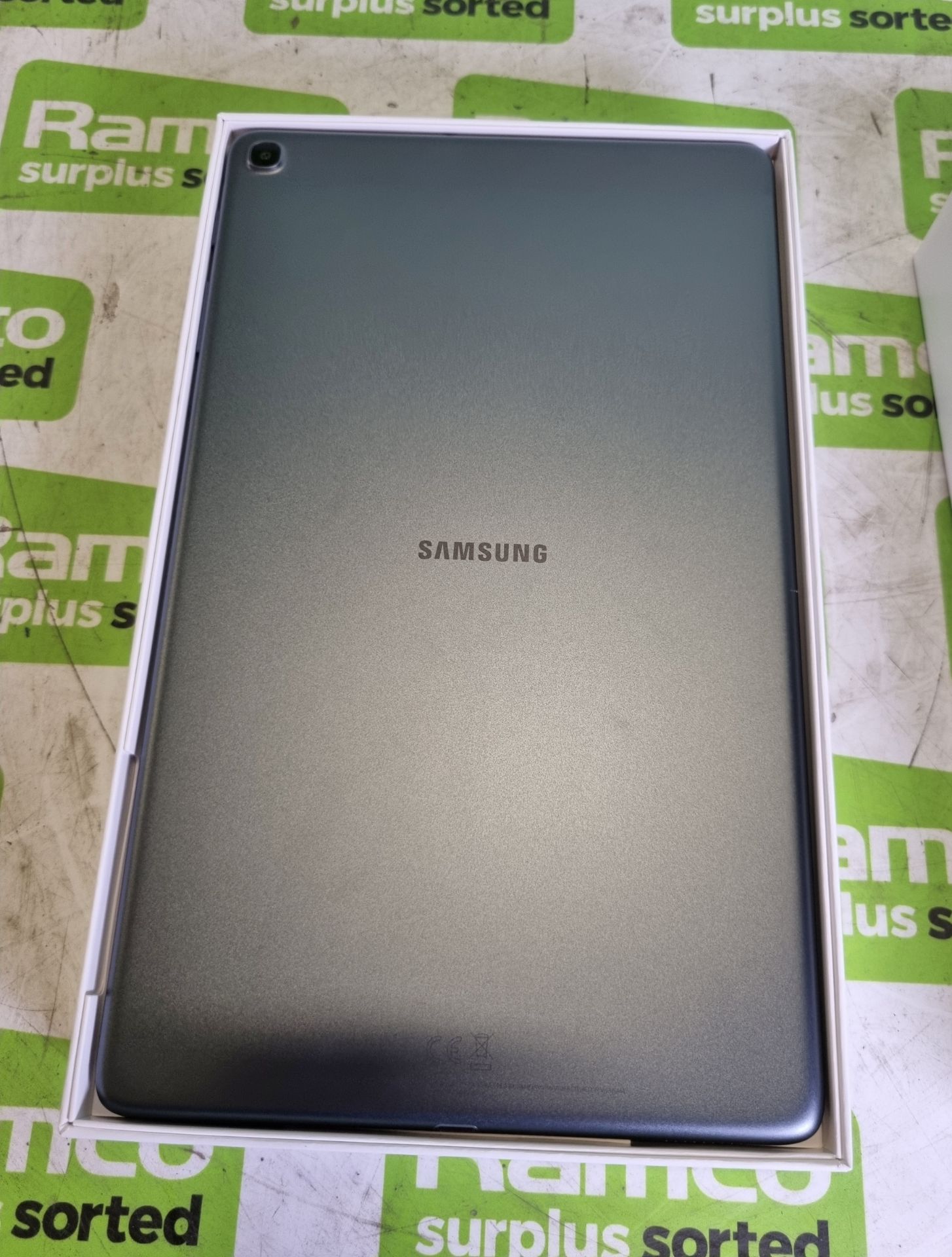 Samsung Galaxy Tab A SM-T510, 10.1 inchTablet, Wifi, 32GB, 2GB RAM, 8MP AF + 5MP, Black - Image 2 of 4