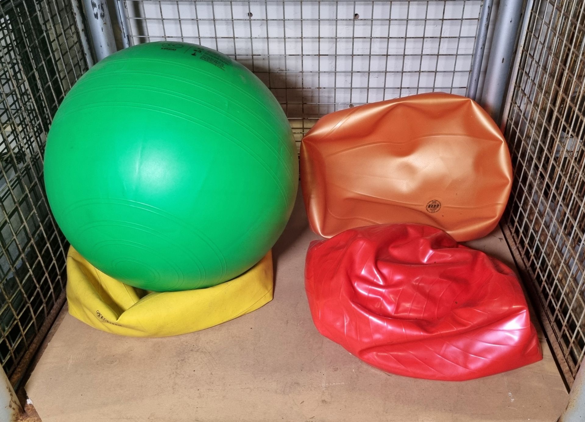 5x Swiss rubber exercise balls - 3x 55 cm, 1x 65 cm, 1x 75 cm