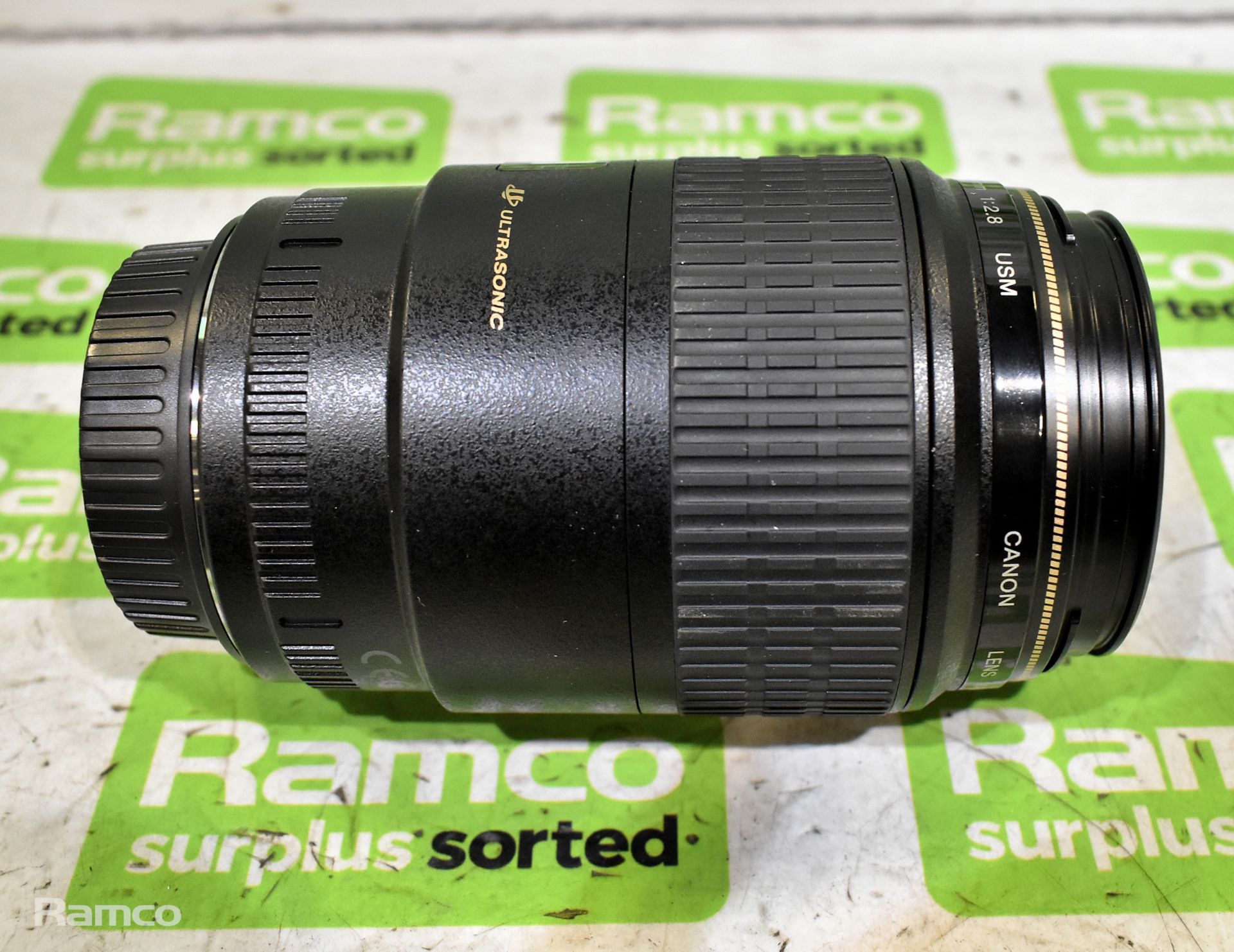 Canon EF 100mm F/2.8 Macro USM lens with box - Bild 4 aus 10