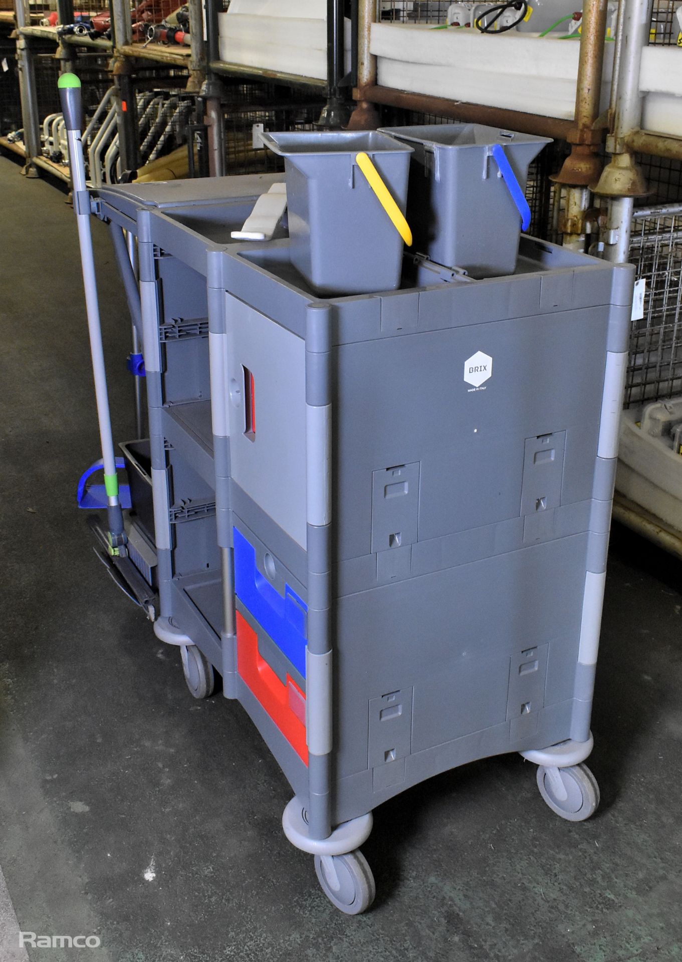 Brix janitorial trolley with cleaning accessories - L 1200 x W 600 x H 1050mm - Image 4 of 5