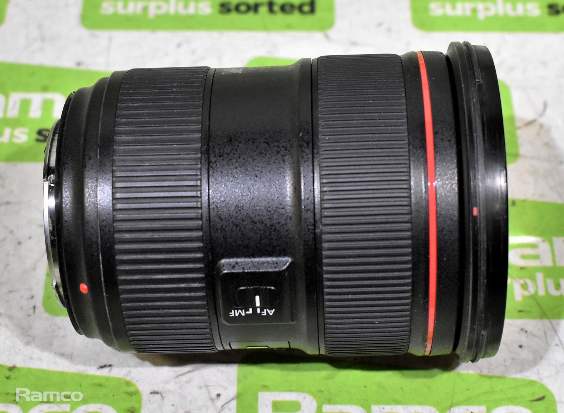 Canon Zoom lens EF 24-70mm F/2.8 L ii USM lens with Canon EW-88C hood - Image 2 of 7