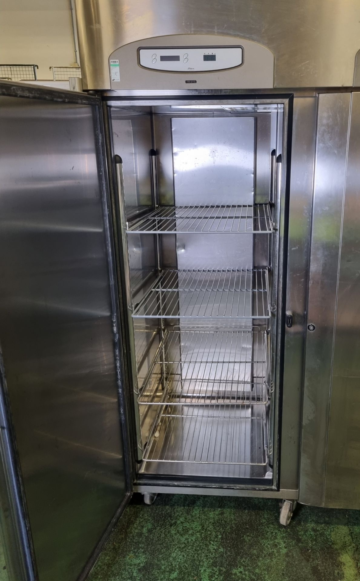 Foster PREMG1350L Stainless steel double door upright freezer - 1350 litre capacity - Image 3 of 3