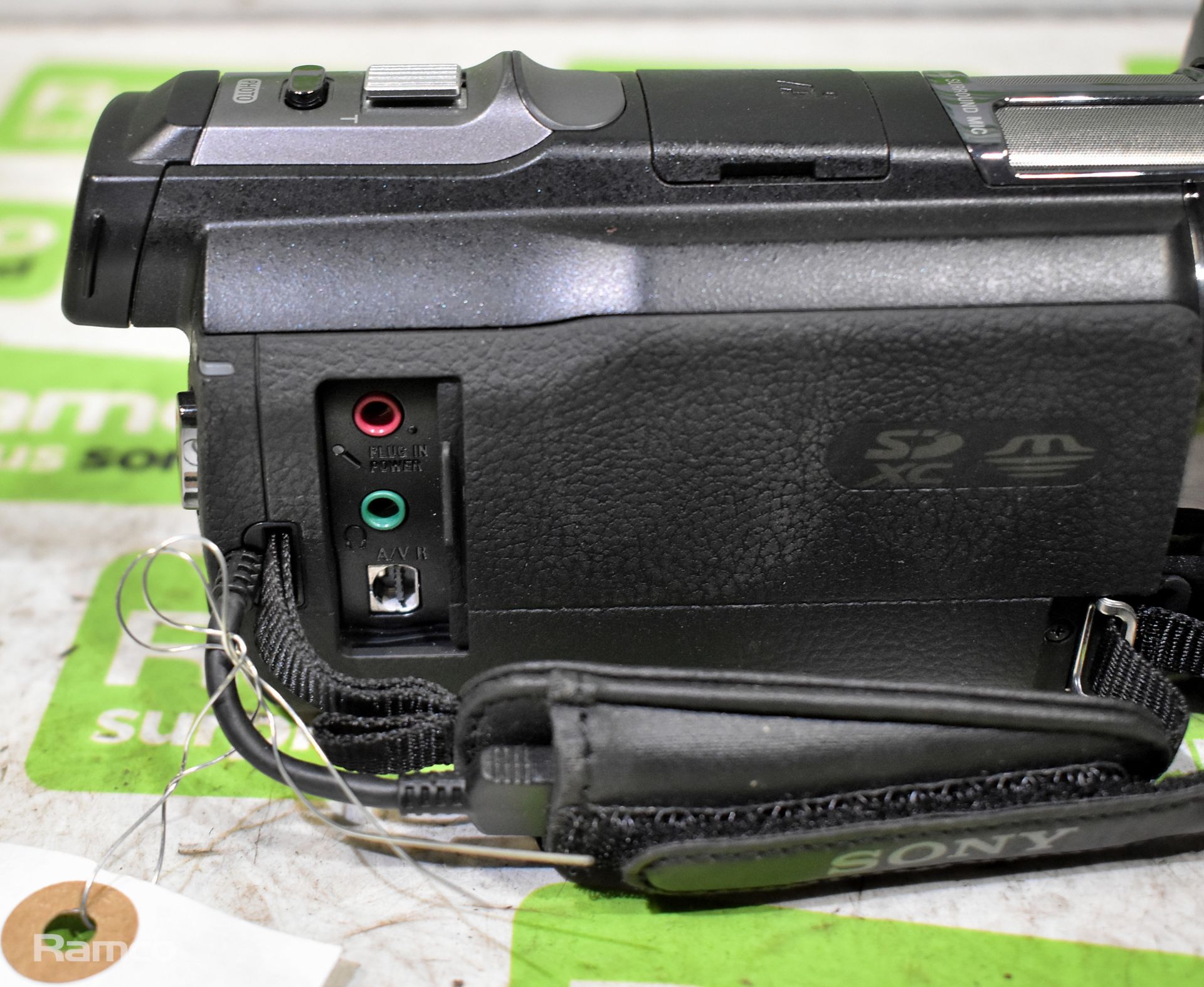 Sony HDR-CX730 camcorder (missing battery) - Bild 3 aus 7