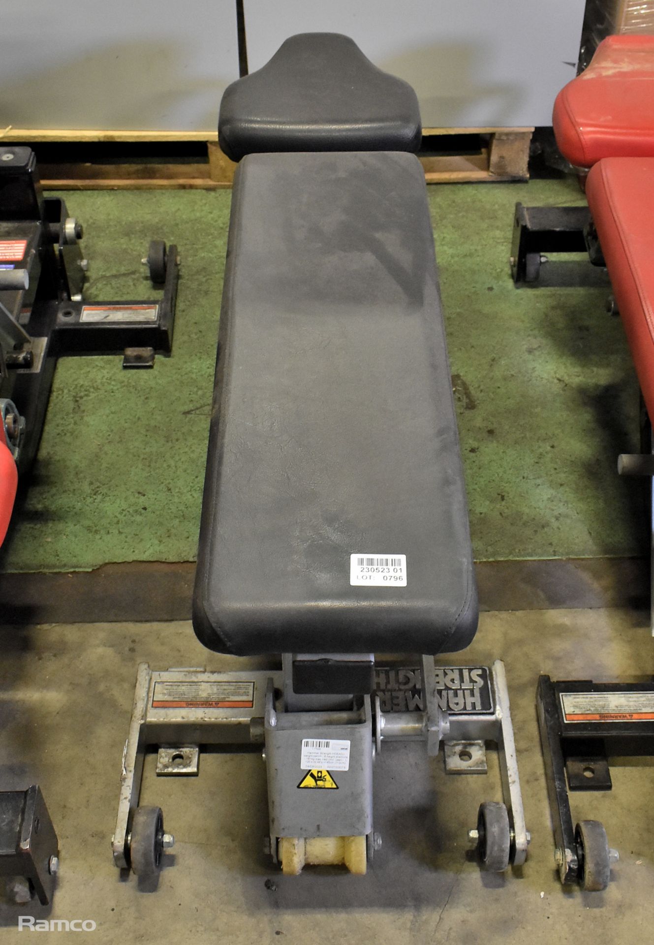 Hammer Strength HDEADJ weight bench - 6 height positions - 181 kg max load (incl. user)