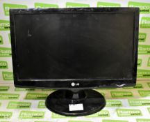 LG Flatron W1943SS 19 inch monitor (small scratch on screen)