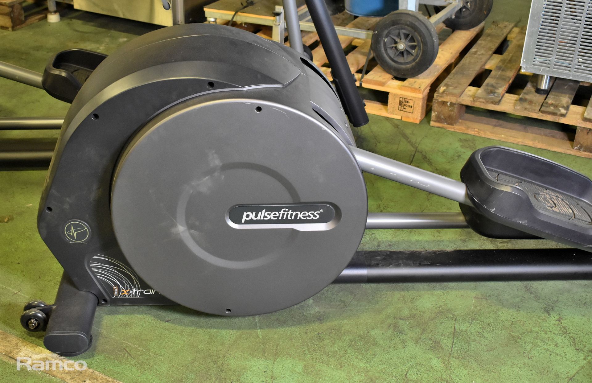 Pulse Fitness 280G-F X-Train elliptical cross trainer - L 2270 x W 750 x H 1610mm - Image 2 of 8