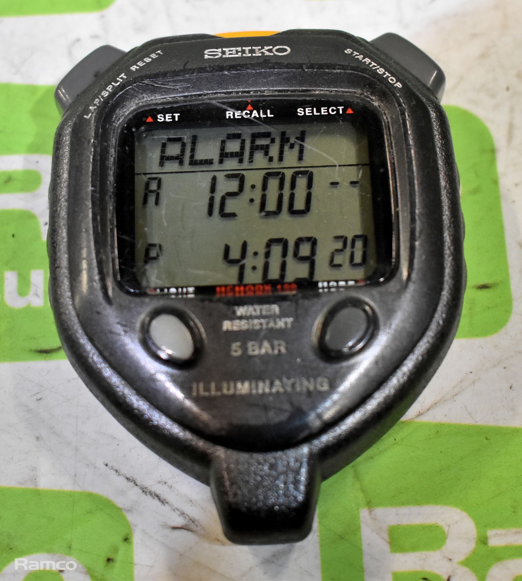 2x Stop watches - 1x Seiko SO54 digital stopwatch (Working) & 1x CWC Analogue stopwatch - Image 4 of 5