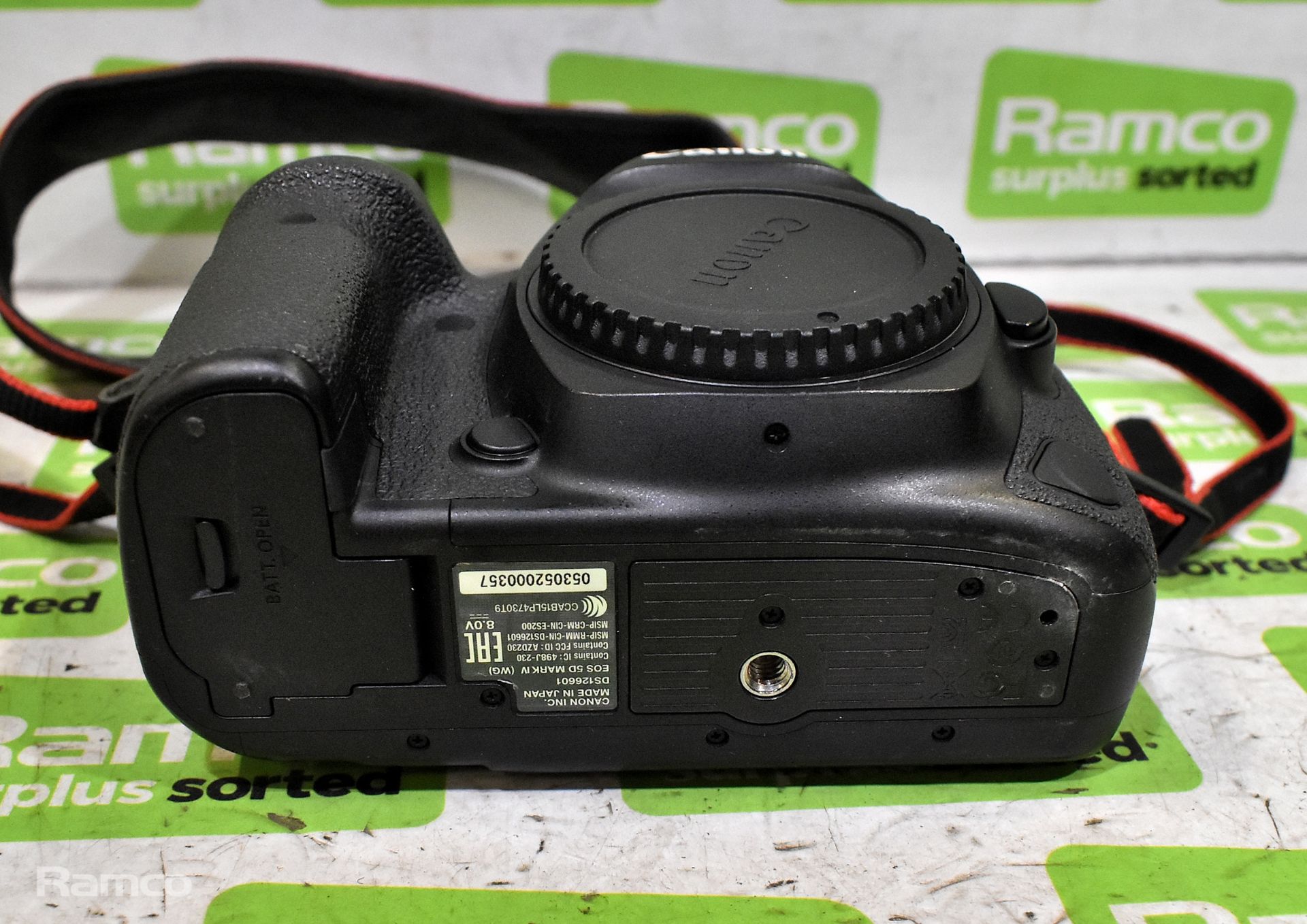 Canon EOS 5D Mark iV DSLR camera body with box - Bild 8 aus 12