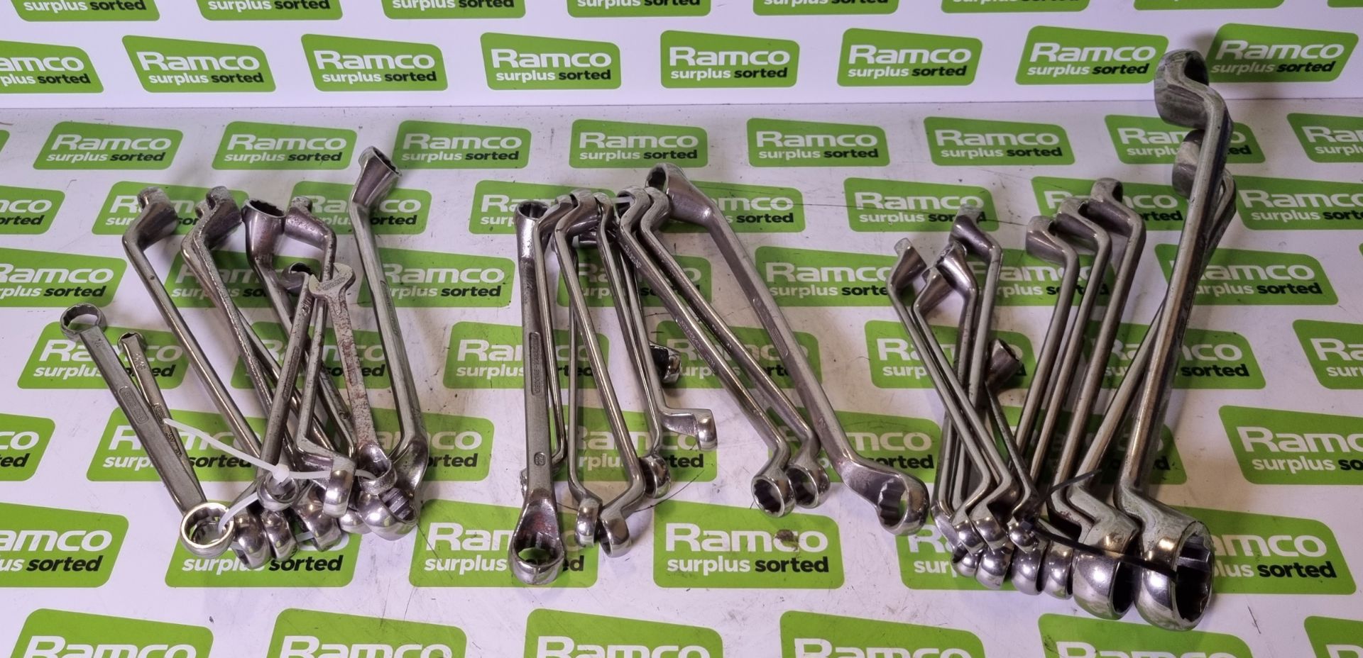 Double ended ring spanners