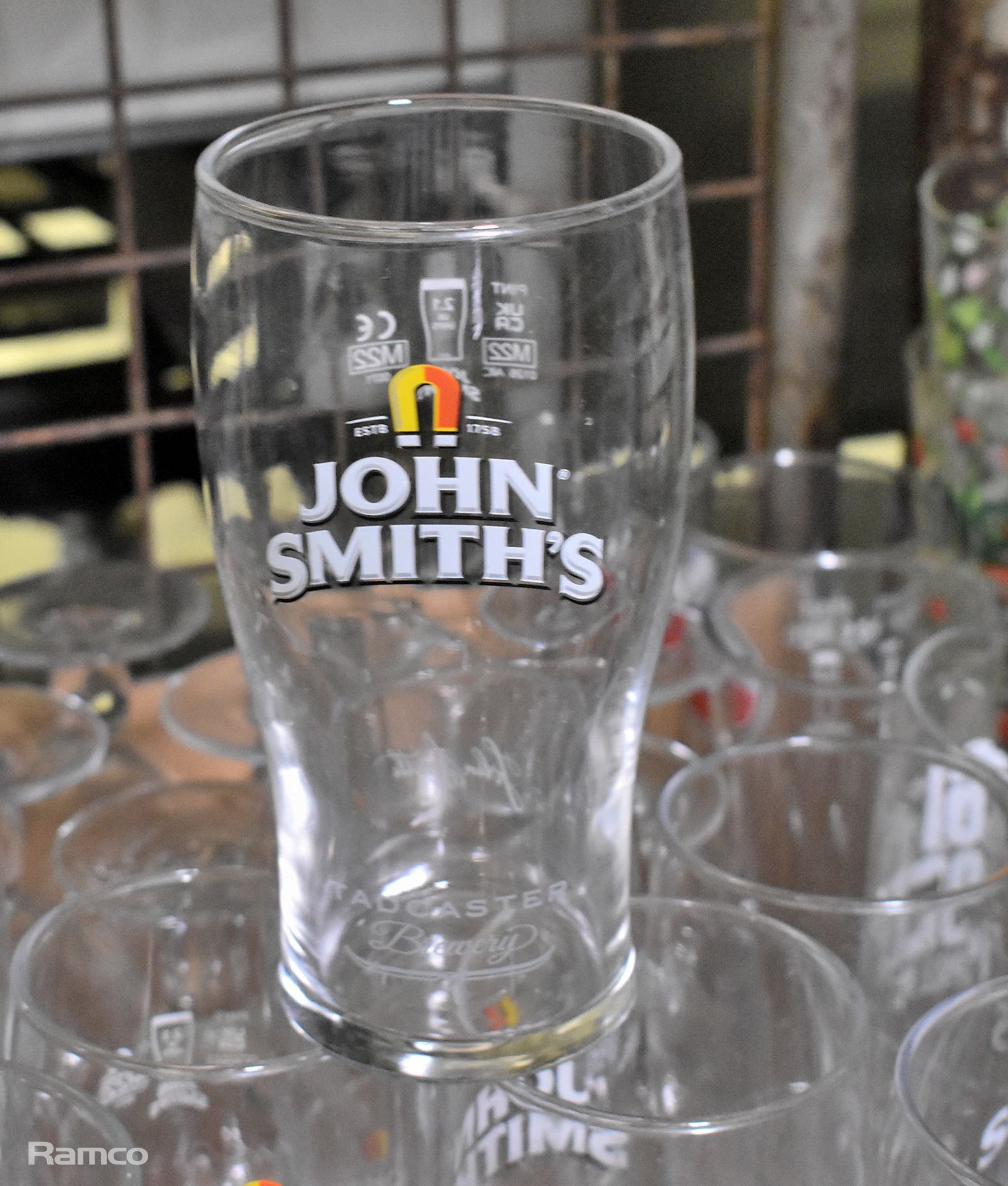 Drink glasses of various sizes - Image 6 of 8