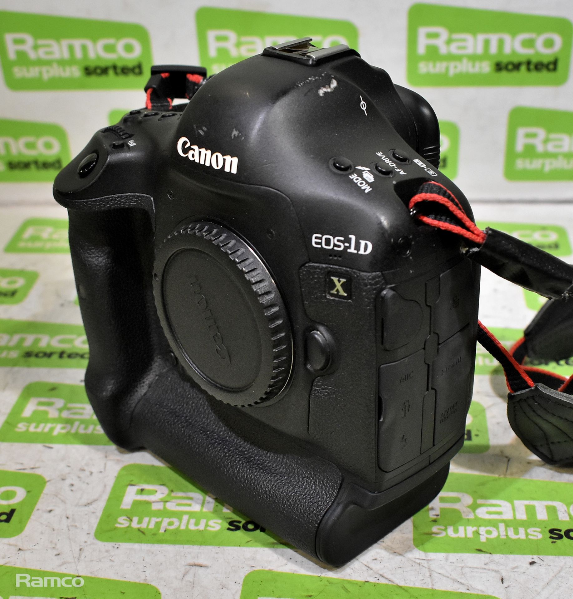 Canon EOS-1DX DSLR camera with box - Image 9 of 13