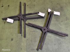 4x Mechanical pullers - dimensions: 60x60x4cm