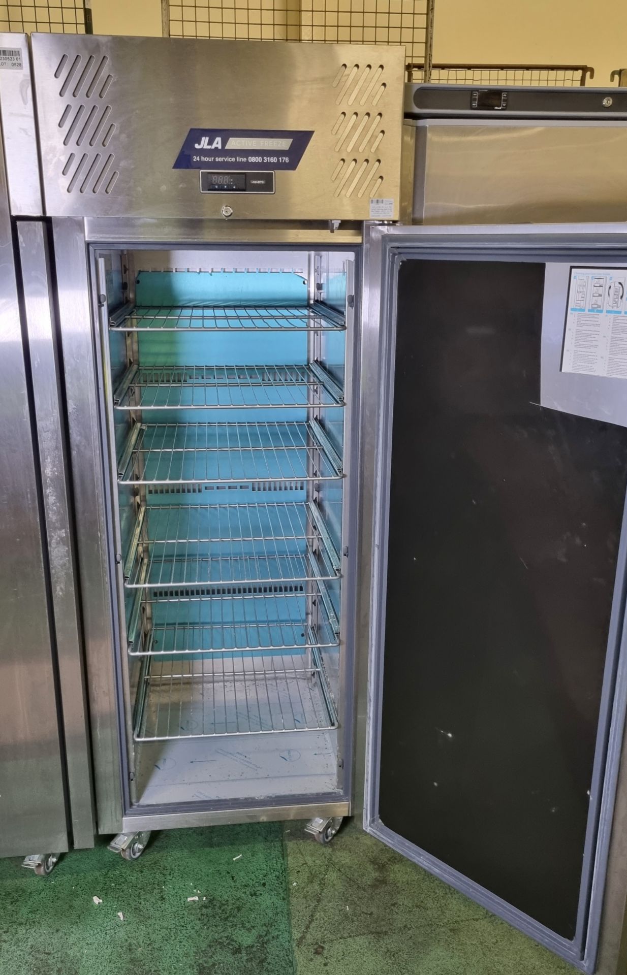 JLA LJ1SA HC - JLA - R2 upright stainless steel single door freezer - 468 ltr - W 730 x D 830 - Image 3 of 4