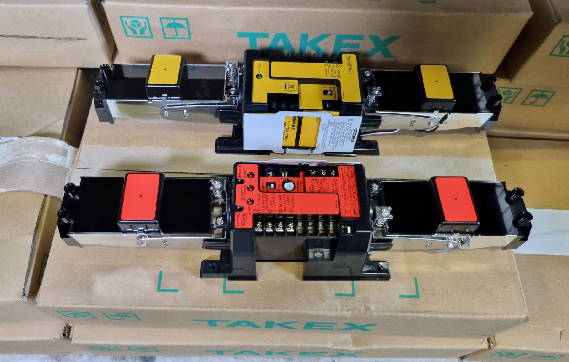 32x Takex photoelectric beam sensors - Model PB-50HF-KH - 12 to 30V DC - box of 2 - Image 3 of 6