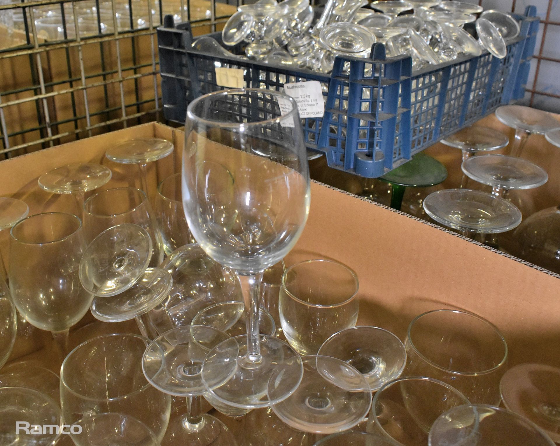 Drinking glasses of various size and make - Bild 3 aus 8