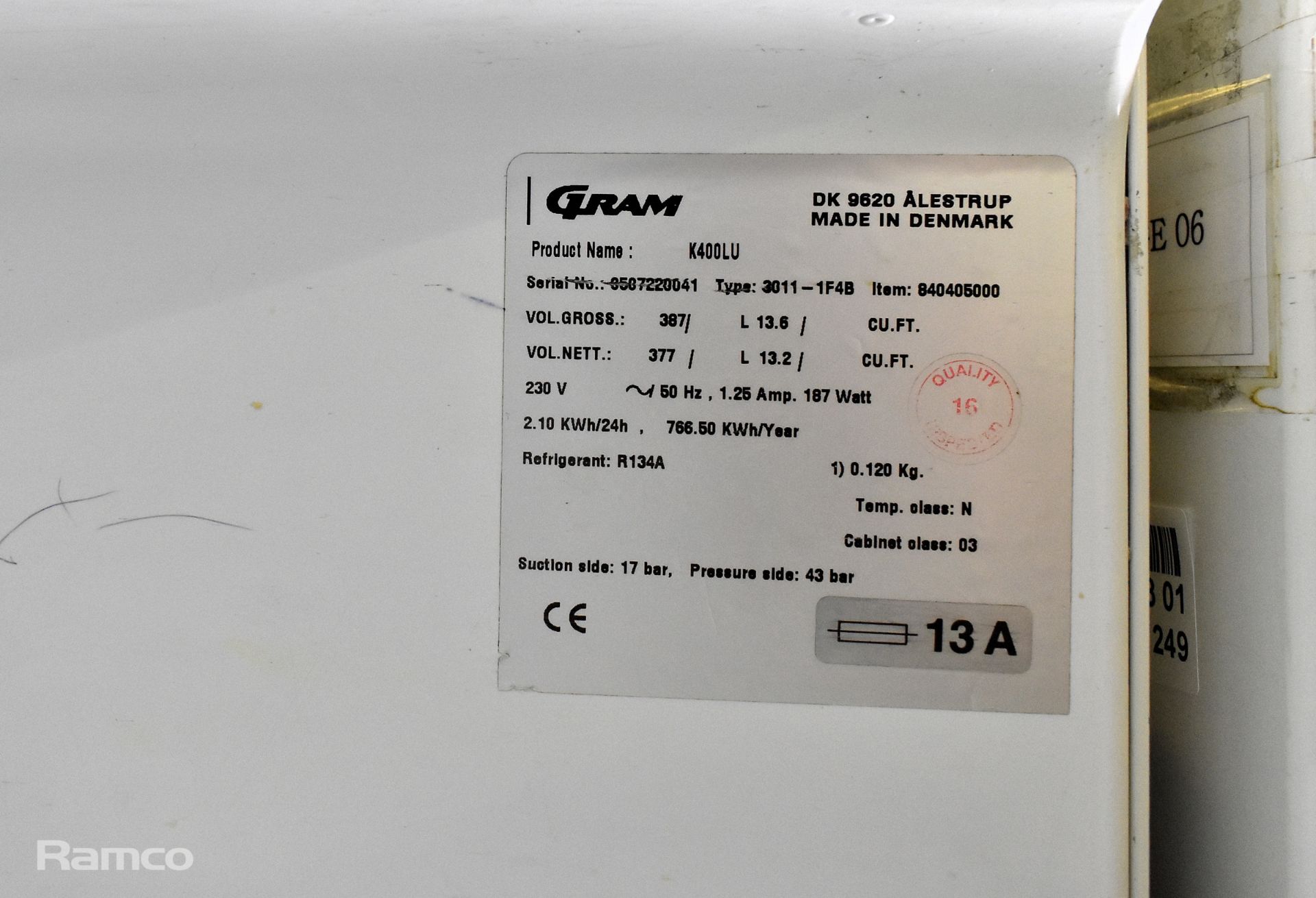 GRAM K400LU white single upright fridge 240V - W 590 x D 650 x H 1780 mm - Image 5 of 7