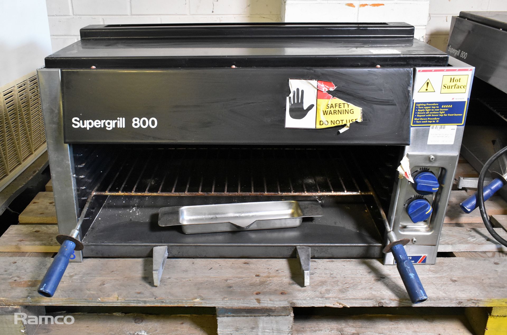 Stott Benham Supergrill 800 stainless steel gas grill - Image 2 of 5