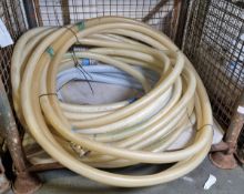 4x Flexible heavy duty hoses with couplings - Unknown length