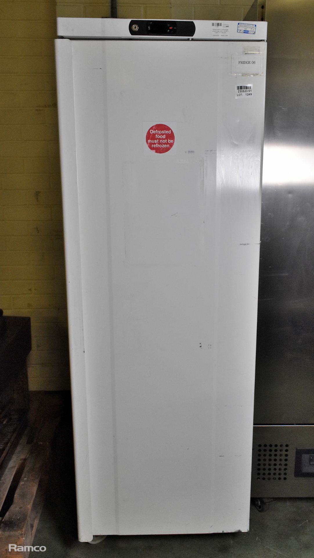 GRAM K400LU white single upright fridge 240V - W 590 x D 650 x H 1780 mm