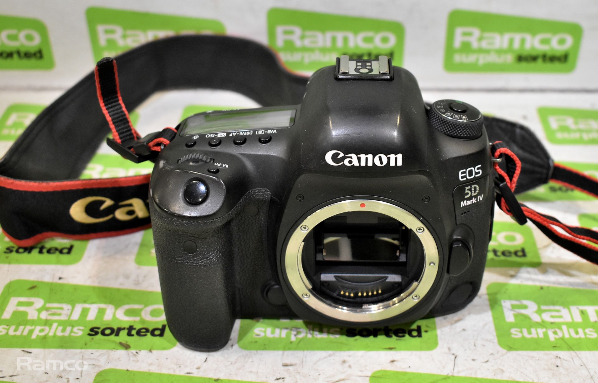 Canon EOS 5D Mark iV DSLR camera body with box - Bild 2 aus 12