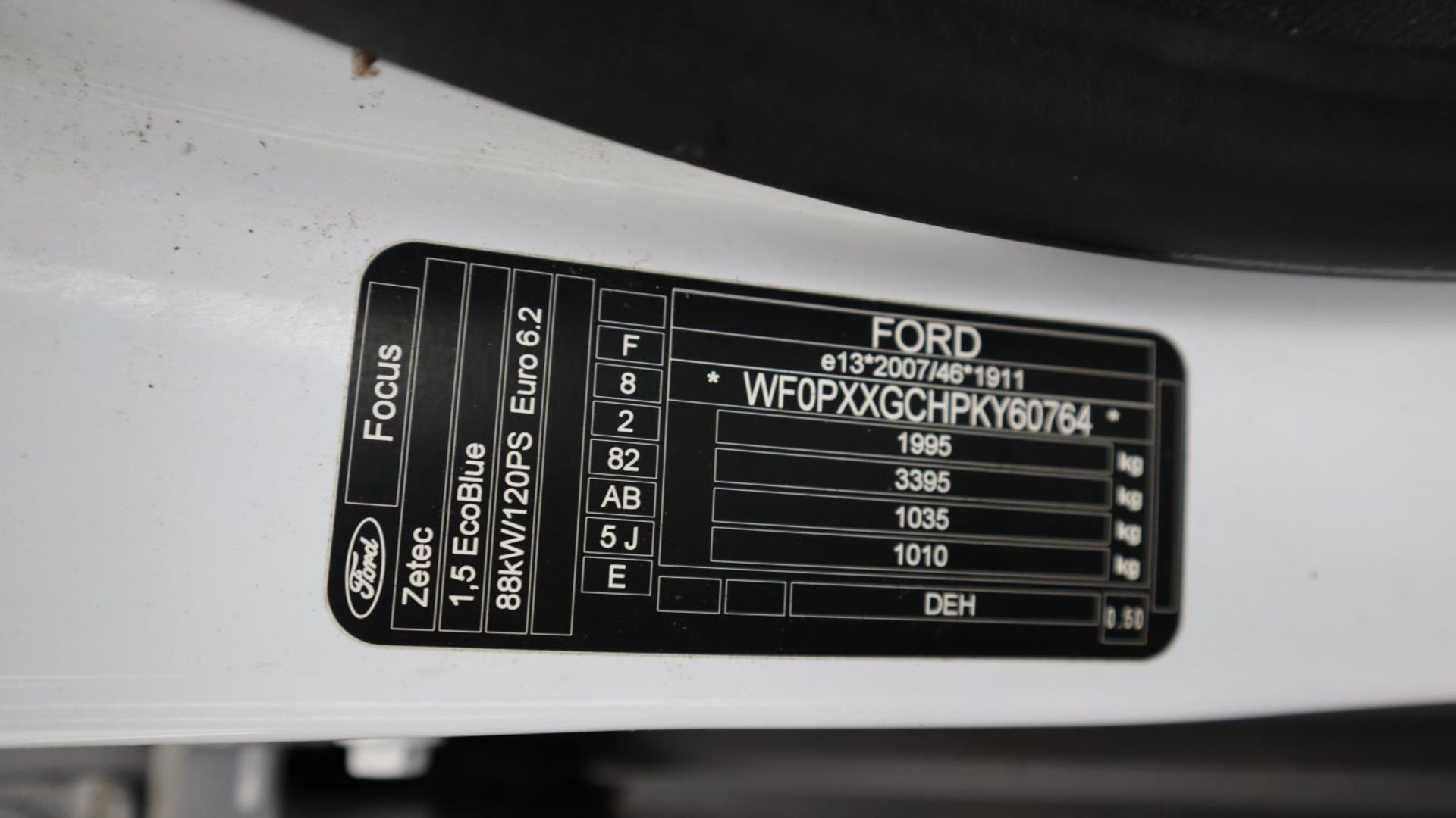 Ford Focus ZETEC Estate TDCI Auto - LG69 YZB - 12360 miles - 1.5L - Diesel - Image 17 of 47