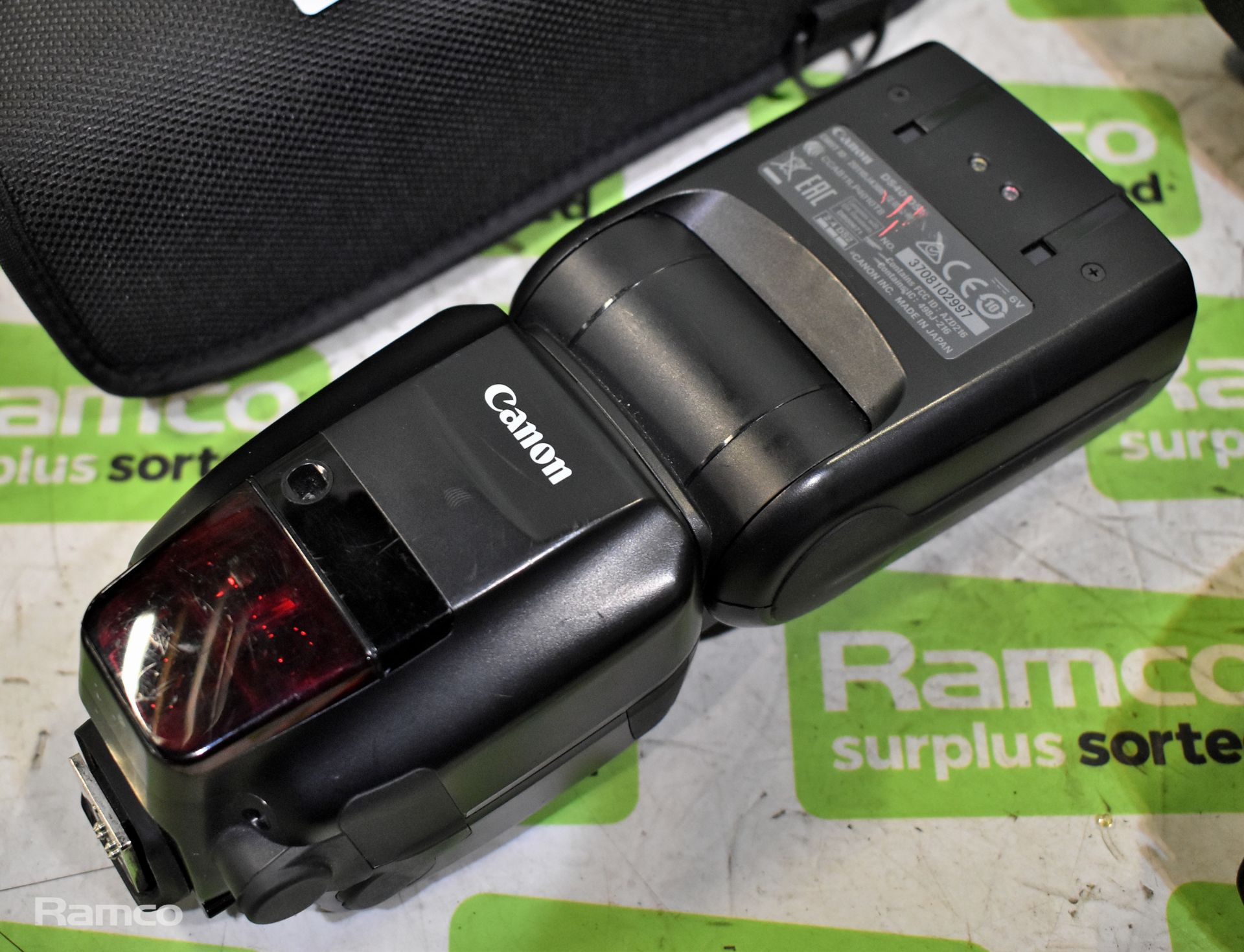 2x Canon Speedlite 600EX-RT mount flashes - with case - Bild 2 aus 9