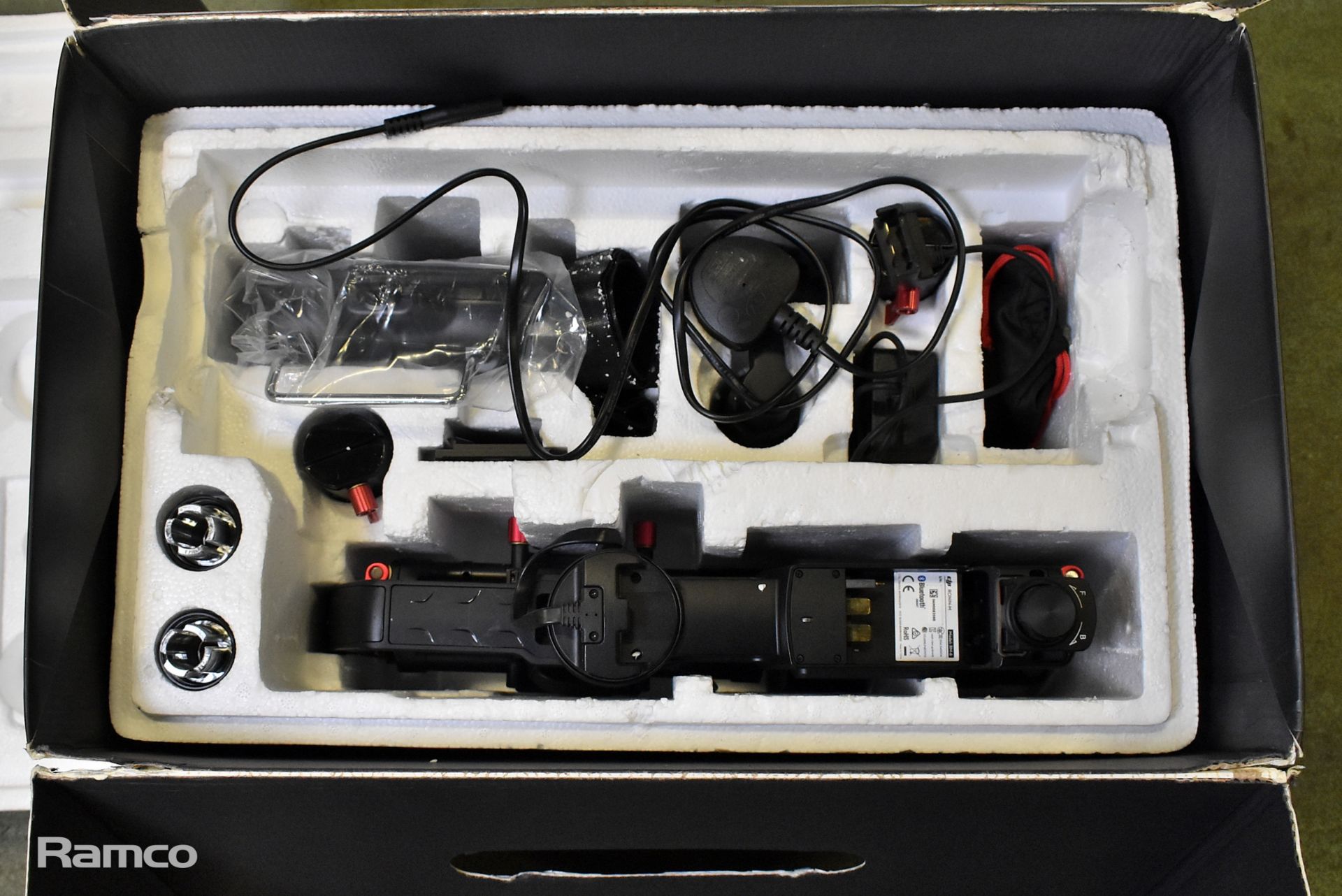 DJI Ronin-M RM6 camera gimbal stabiliser kit - Bild 2 aus 18
